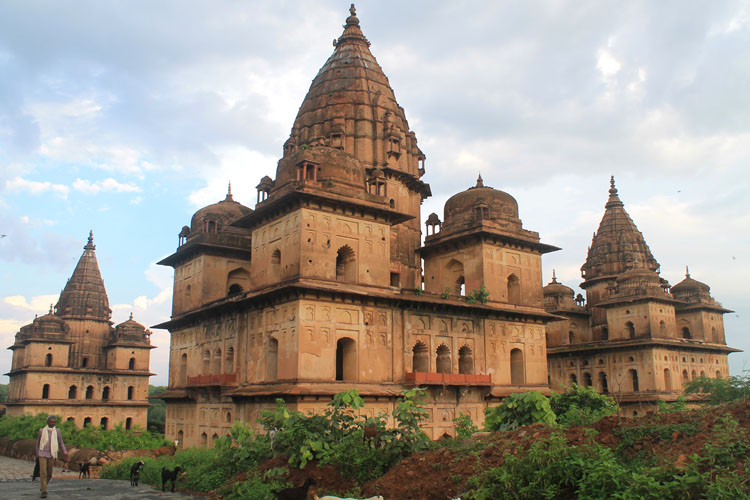 The best ancient temples and ruins in Asia -- the chhatris in Orchha, India