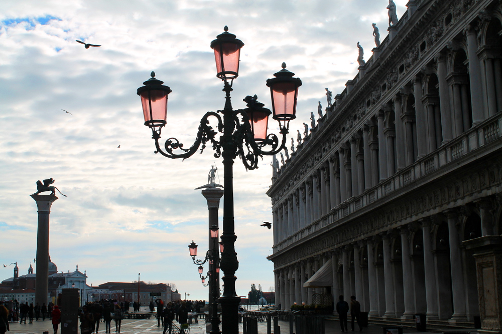 A year on the road: Street lights in Venice