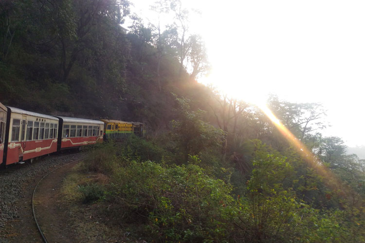 toy-train-shimla-india