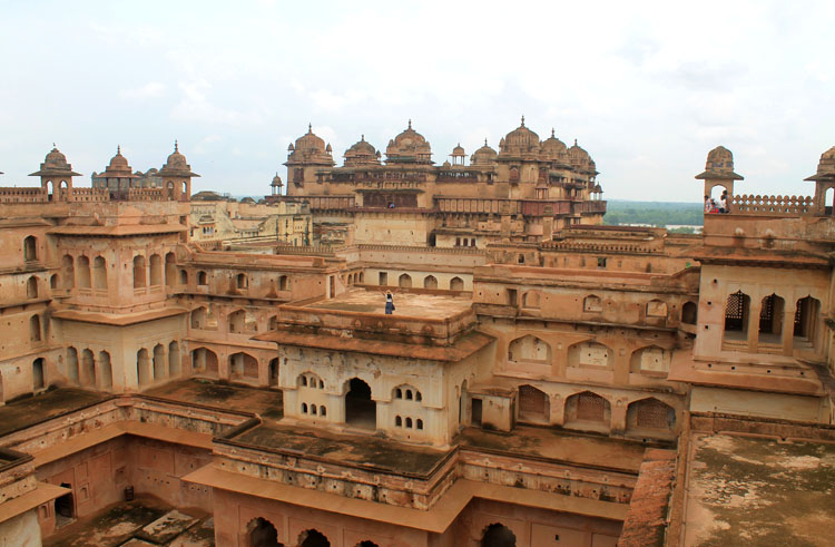 orchha-palaces